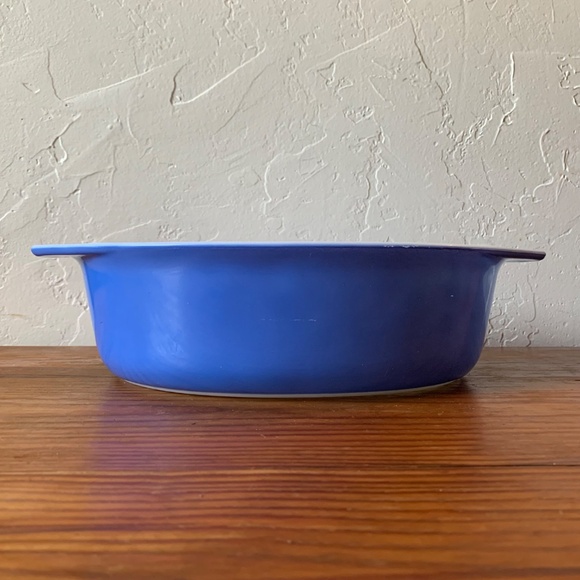 Vintage Pyrex Blue 2.5 Qt Oval Casserole Dish | Mid Century Modern - Picture 14 of 16
